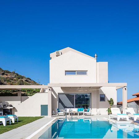 Villa Ligaria Pinnacle エクステリア 写真